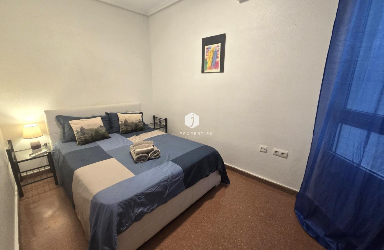 Tweedehands - Appartement / flat -
Torrevieja - Las Piscinas Naturales