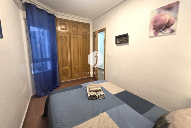 Tweedehands - Appartement / flat -
Torrevieja - Las Piscinas Naturales