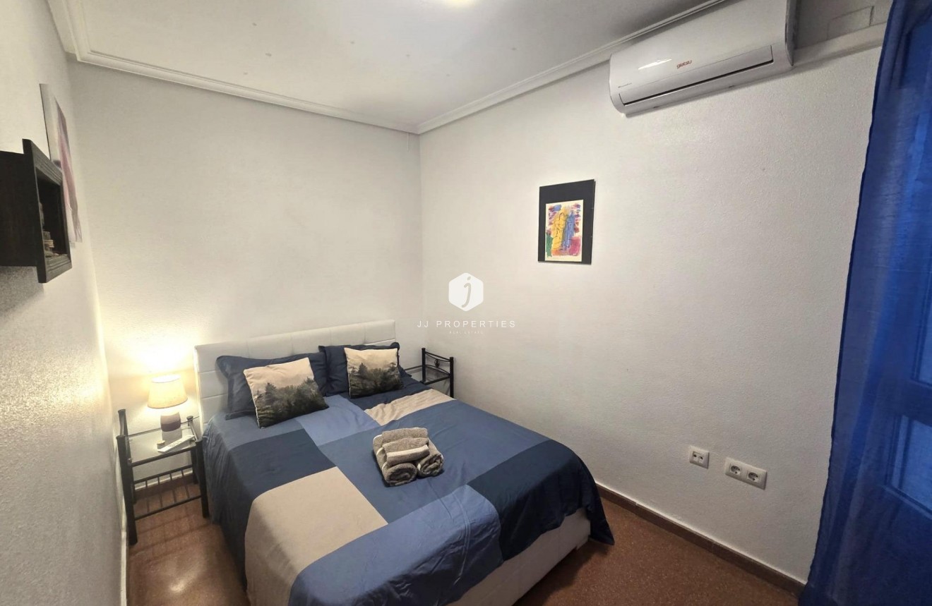 Tweedehands - Appartement / flat -
Torrevieja - Las Piscinas Naturales