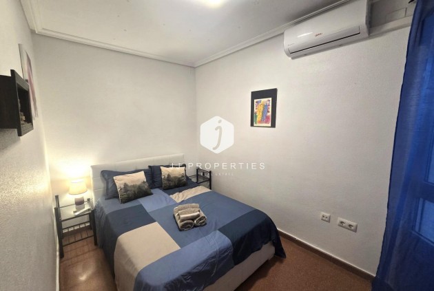 Tweedehands - Appartement / flat -
Torrevieja - Las Piscinas Naturales