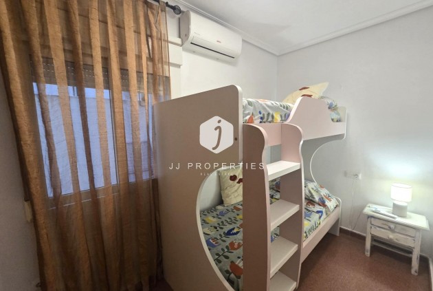 Tweedehands - Appartement / flat -
Torrevieja - Las Piscinas Naturales