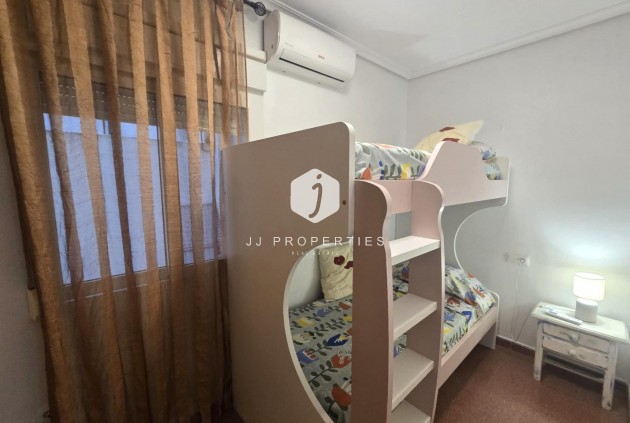 Tweedehands - Appartement / flat -
Torrevieja - Las Piscinas Naturales