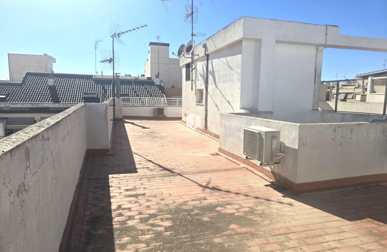 Tweedehands - Appartement / flat -
Torrevieja - Las Piscinas Naturales