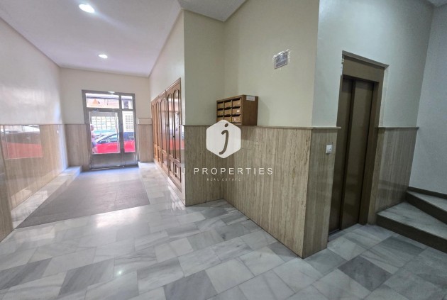 Tweedehands - Appartement / flat -
Torrevieja - Las Piscinas Naturales