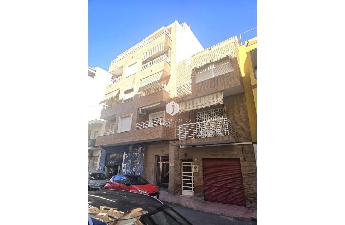 Tweedehands - Appartement / flat -
Torrevieja - Las Piscinas Naturales