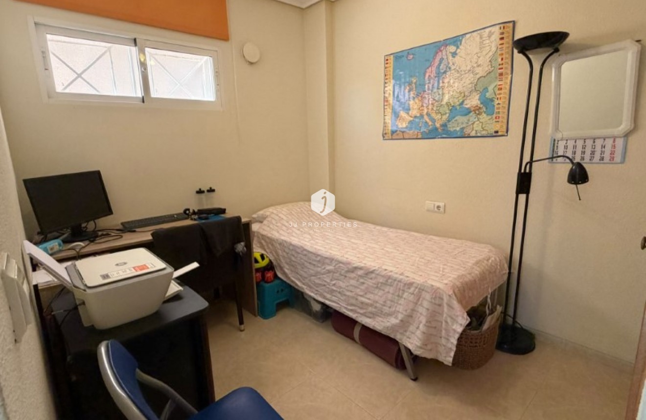 Resale - Apartment / flat -
Torrevieja - Costa Blanca