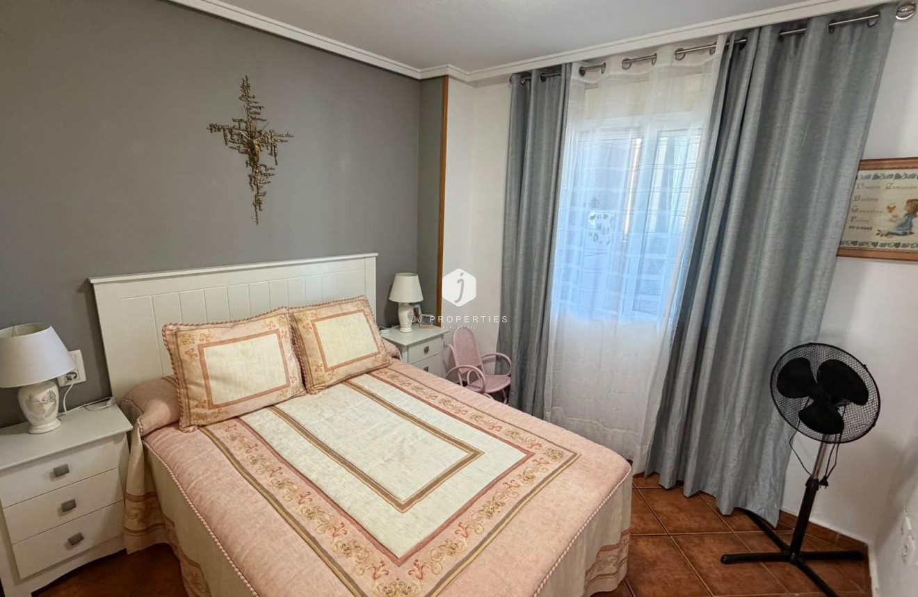 Tweedehands - Appartement / flat -
Torrevieja - Playa del Cura