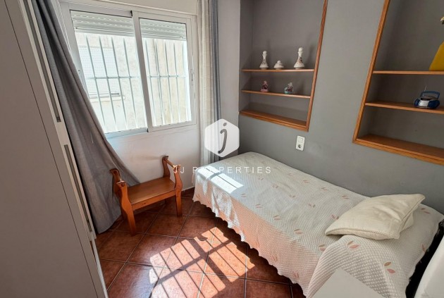 Tweedehands - Appartement / flat -
Torrevieja - Playa del Cura