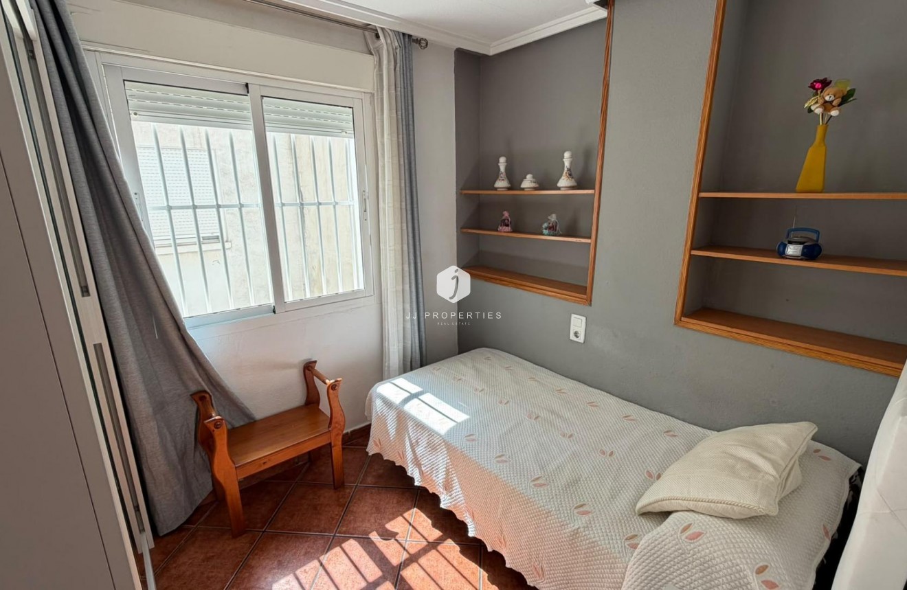 Tweedehands - Appartement / flat -
Torrevieja - Playa del Cura