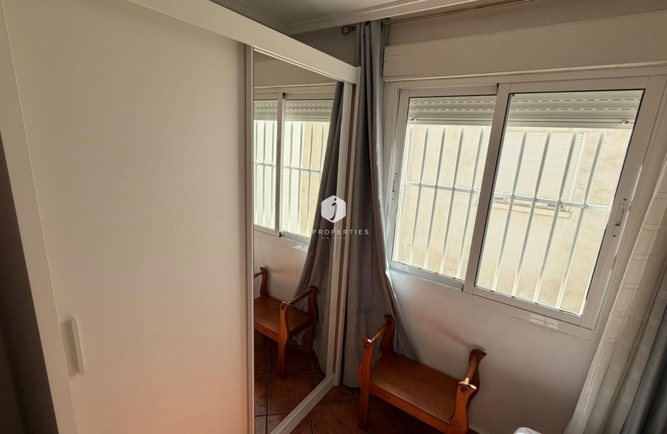 Tweedehands - Appartement / flat -
Torrevieja - Playa del Cura
