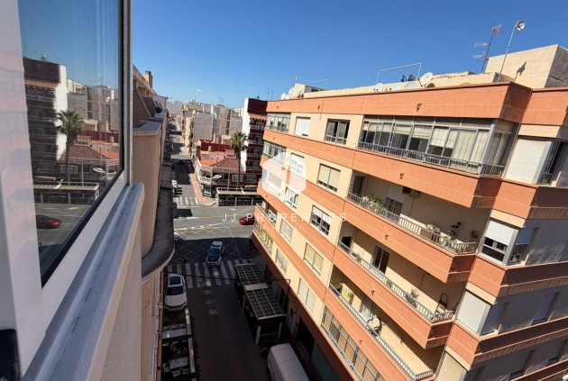 Tweedehands - Appartement / flat -
Torrevieja - Playa del Cura