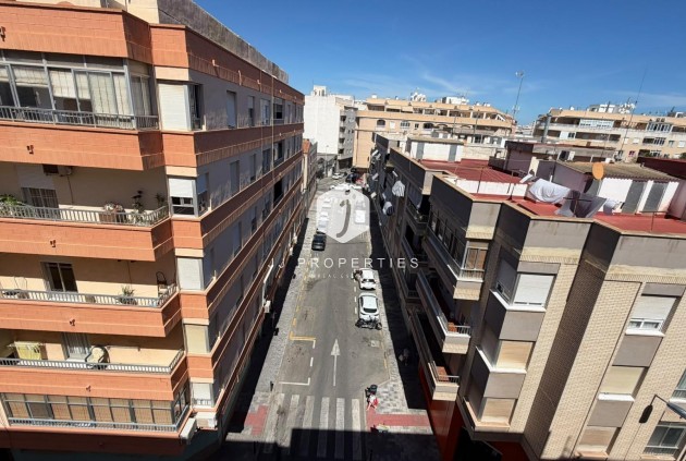 Tweedehands - Appartement / flat -
Torrevieja - Playa del Cura
