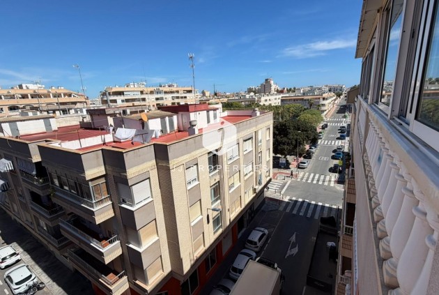 Tweedehands - Appartement / flat -
Torrevieja - Playa del Cura