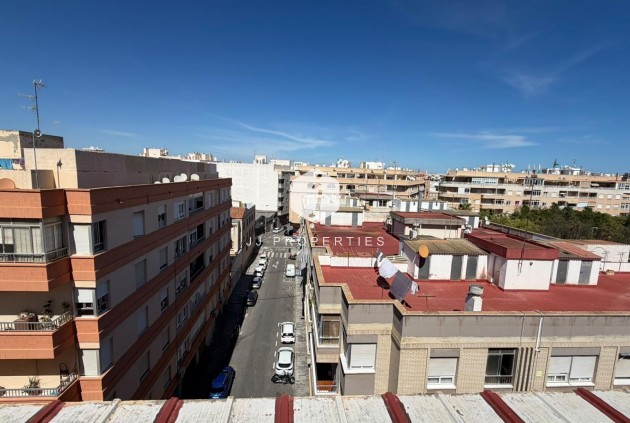 Tweedehands - Appartement / flat -
Torrevieja - Playa del Cura