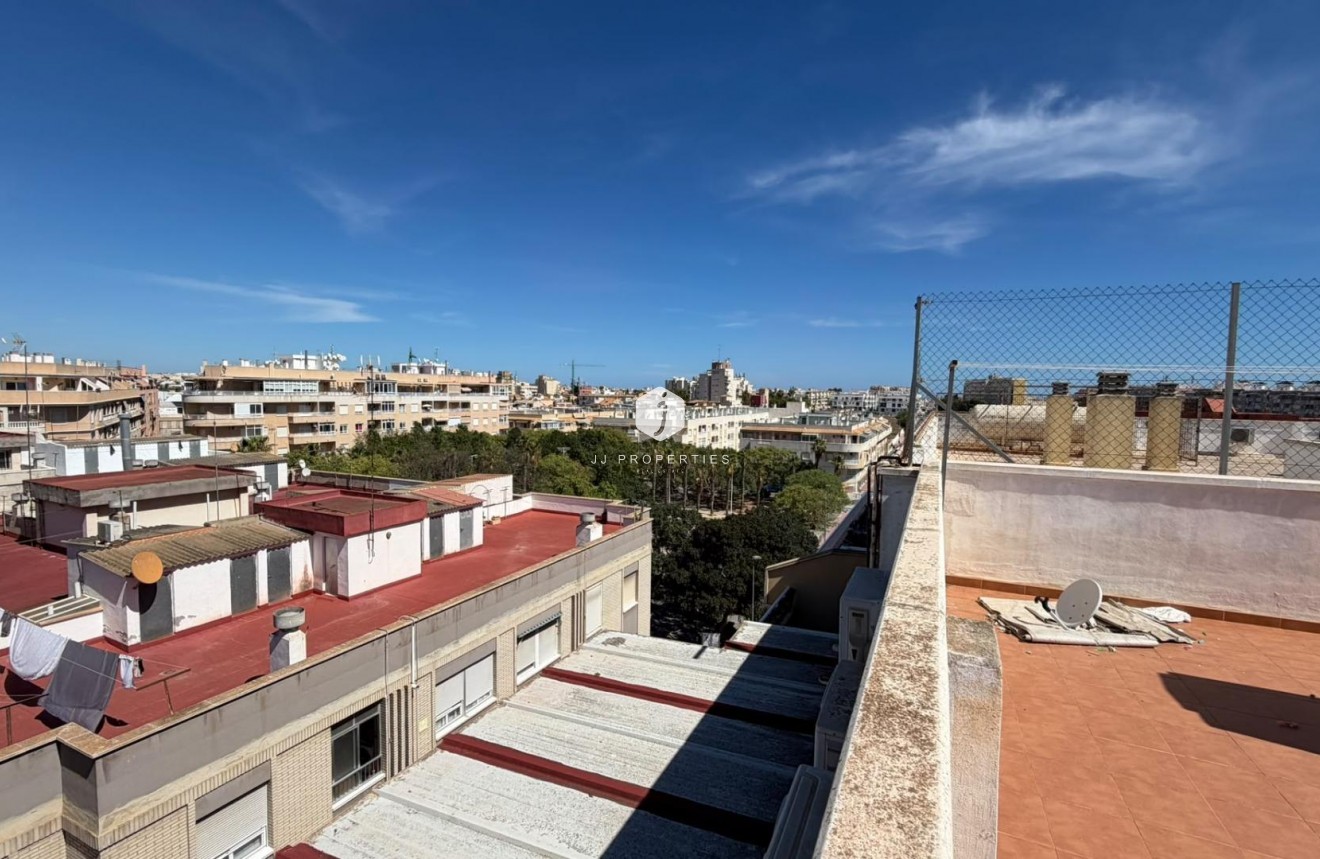 Tweedehands - Appartement / flat -
Torrevieja - Playa del Cura