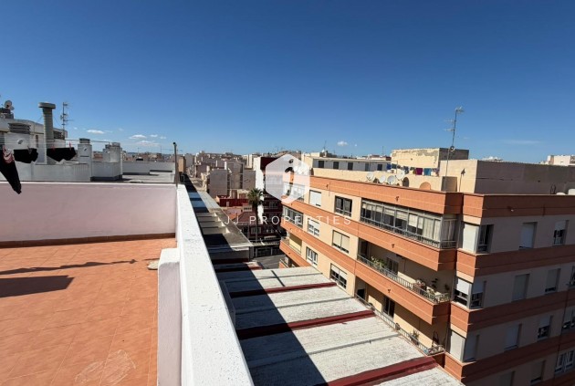 Tweedehands - Appartement / flat -
Torrevieja - Playa del Cura