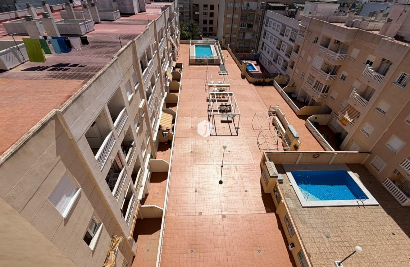 Tweedehands - Appartement / flat -
Torrevieja - Playa del Cura