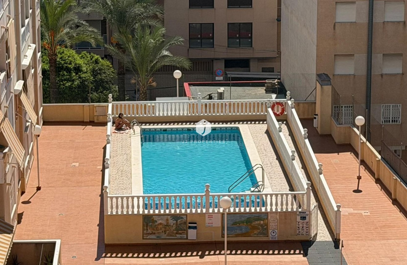 Tweedehands - Appartement / flat -
Torrevieja - Playa del Cura