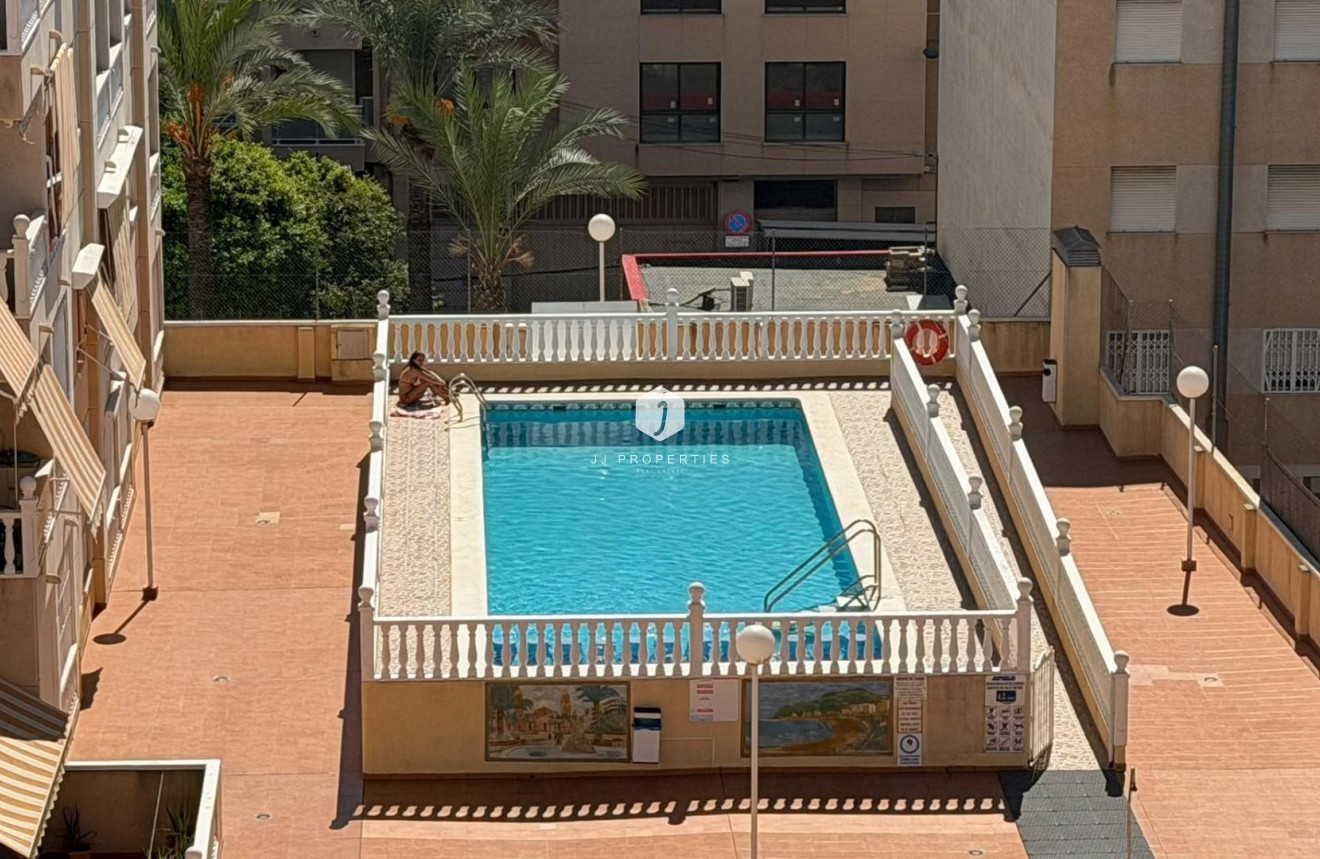 Tweedehands - Appartement / flat -
Torrevieja - Playa del Cura