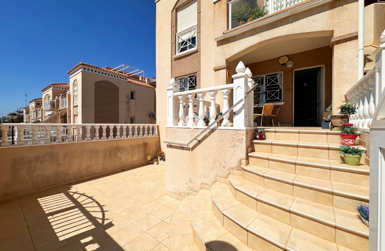 Resale - Bungalow -
Torrevieja - Costa Blanca