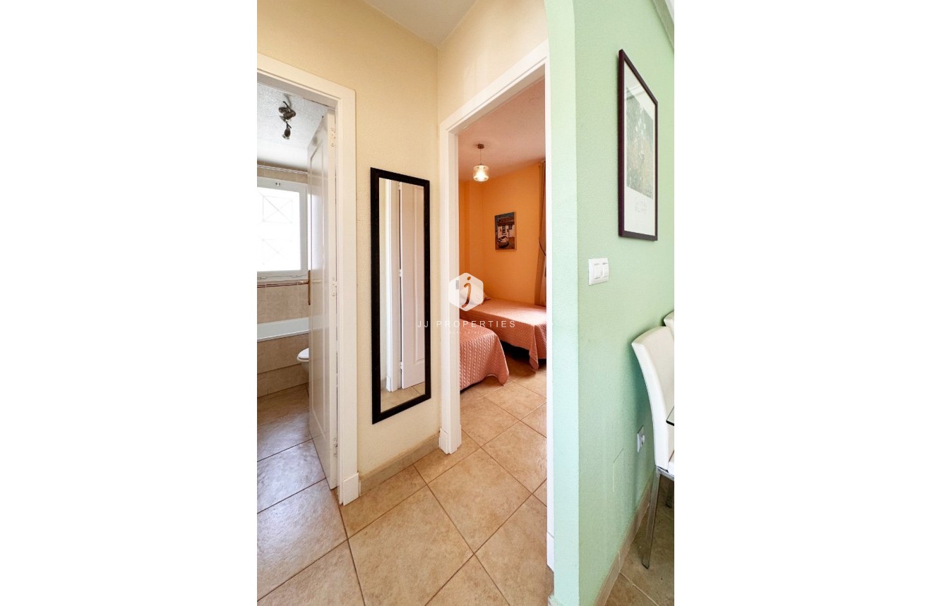 Resale - Bungalow -
Torrevieja - Costa Blanca