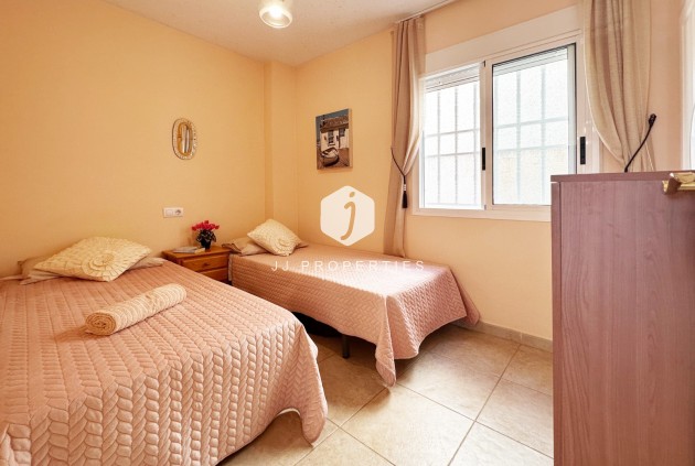 Resale - Bungalow -
Torrevieja - Costa Blanca