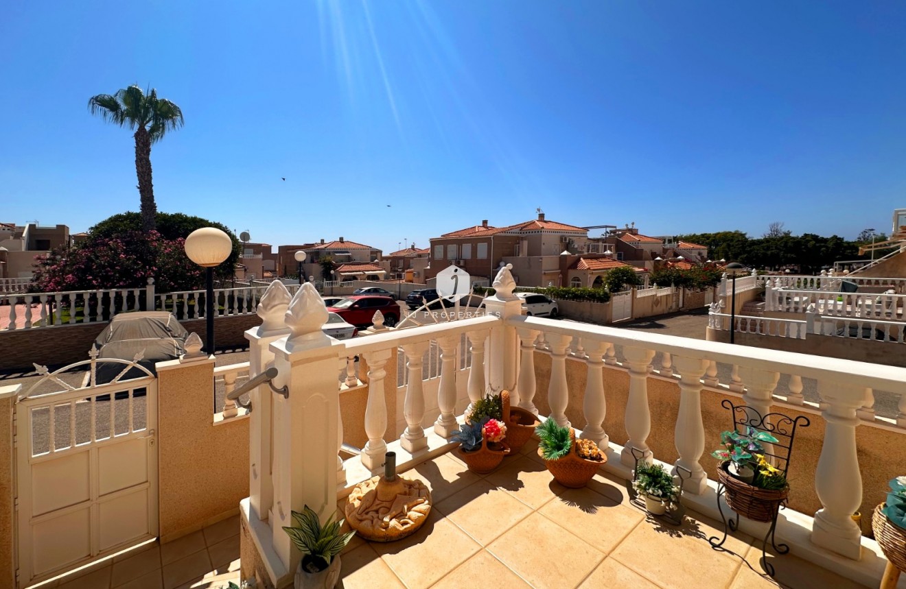 Resale - Bungalow -
Torrevieja - Costa Blanca