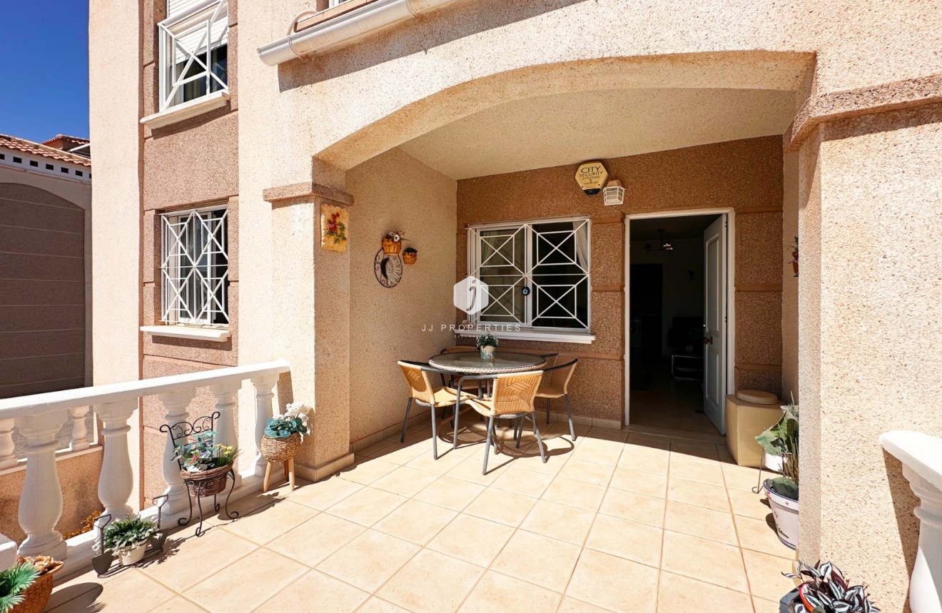 Resale - Bungalow -
Torrevieja - Costa Blanca