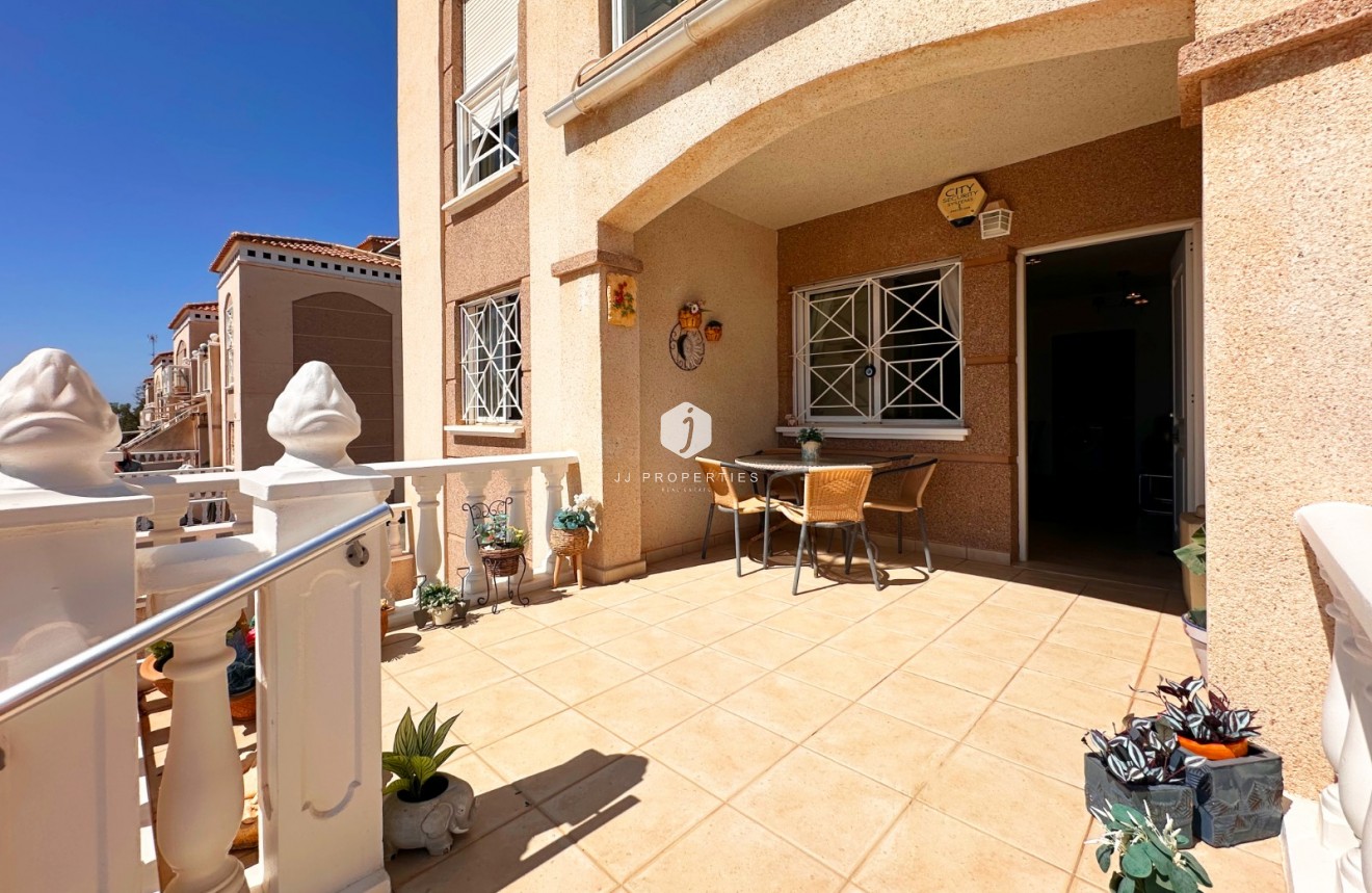 Resale - Bungalow -
Torrevieja - Costa Blanca