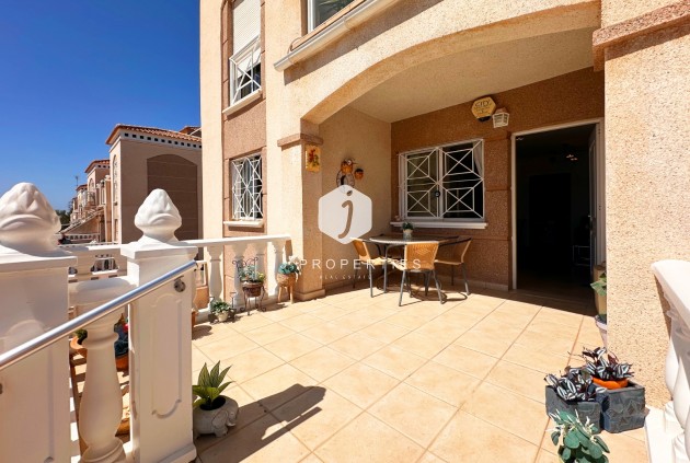 Resale - Bungalow -
Torrevieja - Costa Blanca