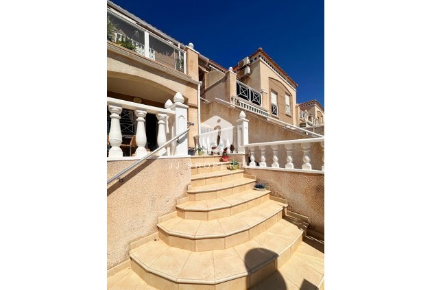 Resale - Bungalow -
Torrevieja - Costa Blanca