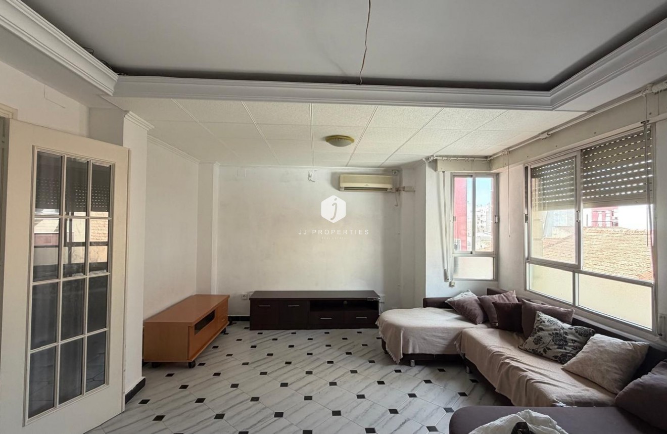 Resale - Apartment / flat -
Torrevieja - Centro