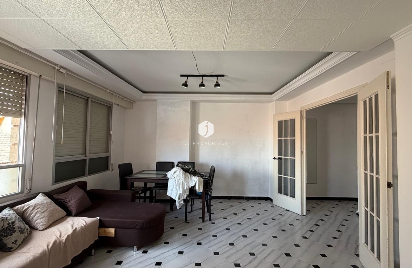 Resale - Apartment / flat -
Torrevieja - Centro
