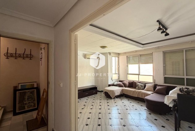 Resale - Apartment / flat -
Torrevieja - Centro