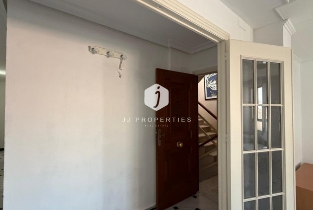 Resale - Apartment / flat -
Torrevieja - Centro