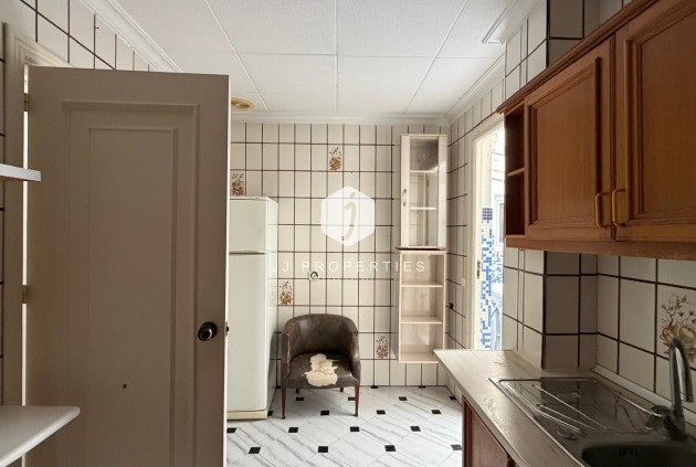 Resale - Apartment / flat -
Torrevieja - Centro