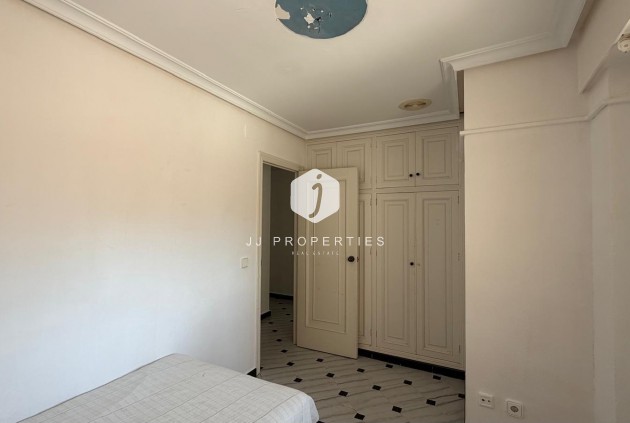 Resale - Apartment / flat -
Torrevieja - Centro