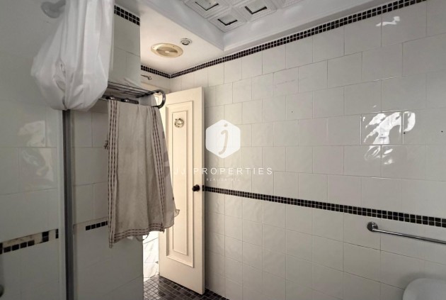 Resale - Apartment / flat -
Torrevieja - Centro