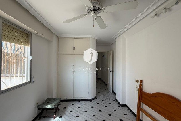 Resale - Apartment / flat -
Torrevieja - Centro