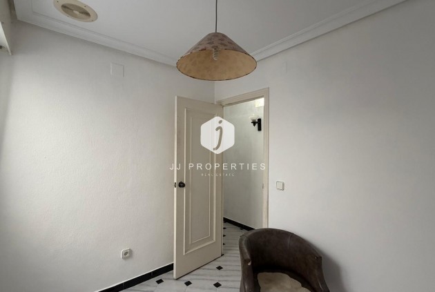 Resale - Apartment / flat -
Torrevieja - Centro
