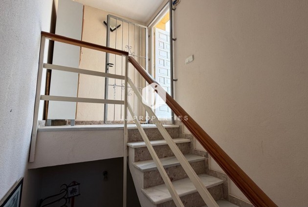 Resale - Apartment / flat -
Torrevieja - Centro