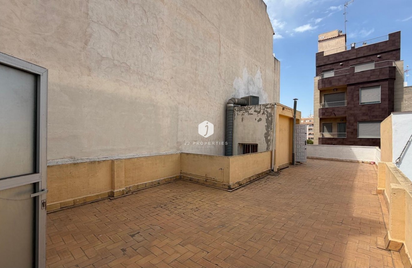 Resale - Apartment / flat -
Torrevieja - Centro