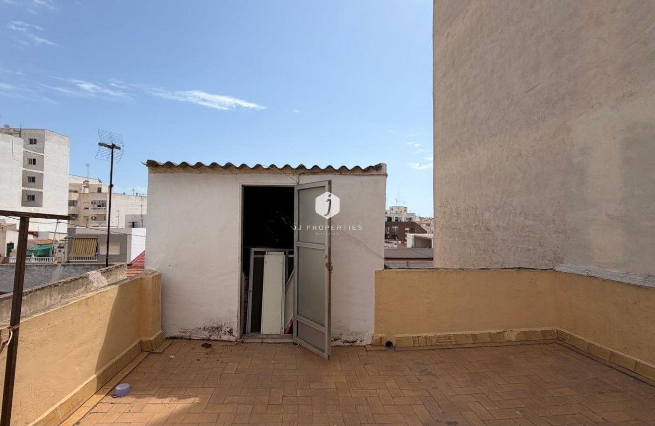 Resale - Apartment / flat -
Torrevieja - Centro