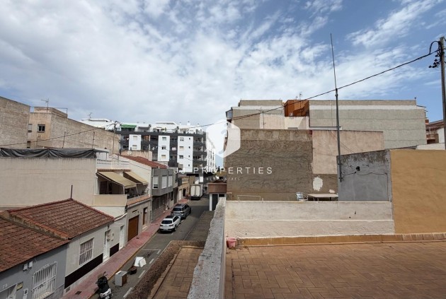 Resale - Apartment / flat -
Torrevieja - Centro
