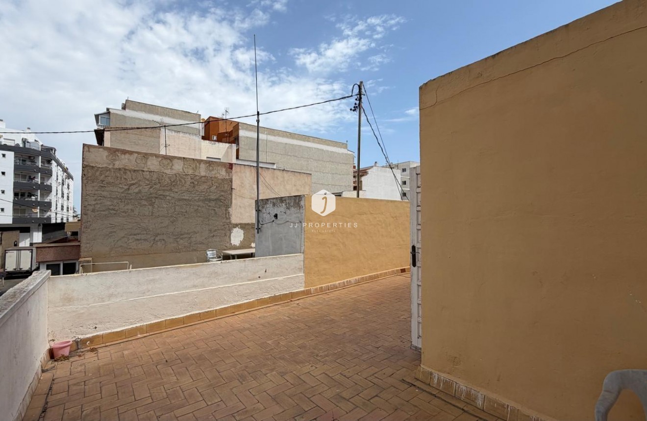 Resale - Apartment / flat -
Torrevieja - Centro