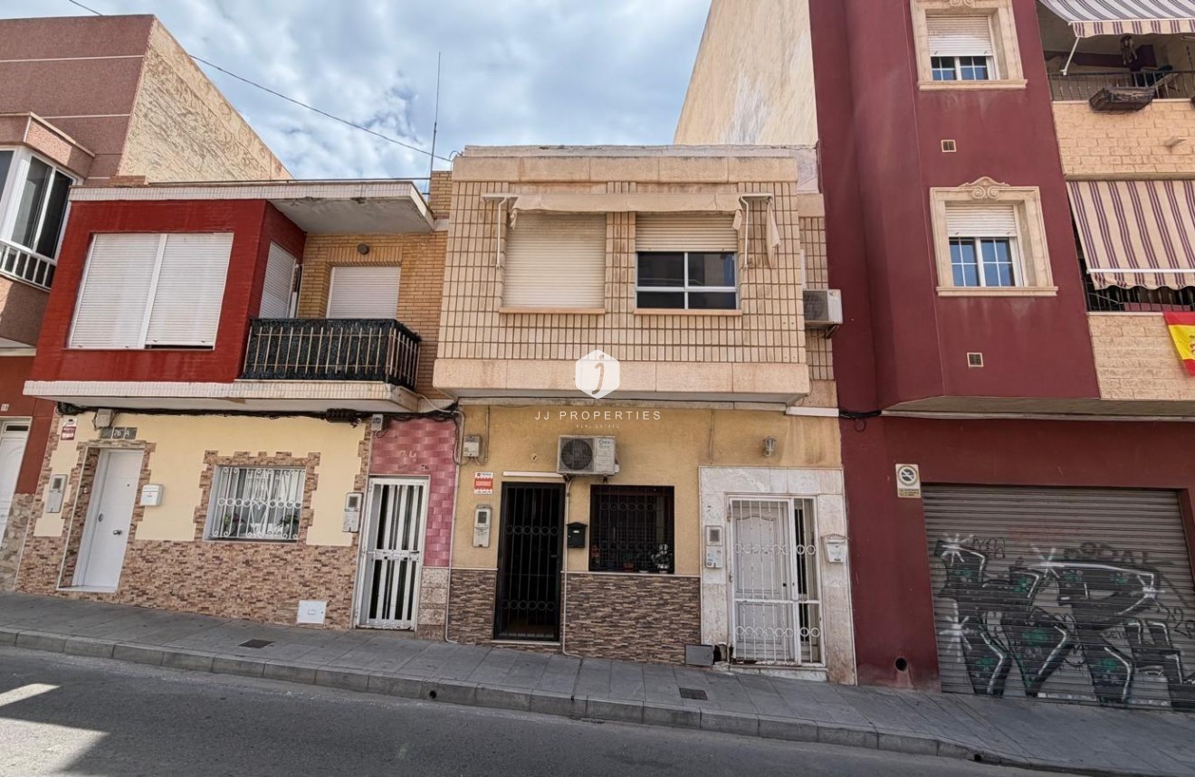 Resale - Apartment / flat -
Torrevieja - Centro