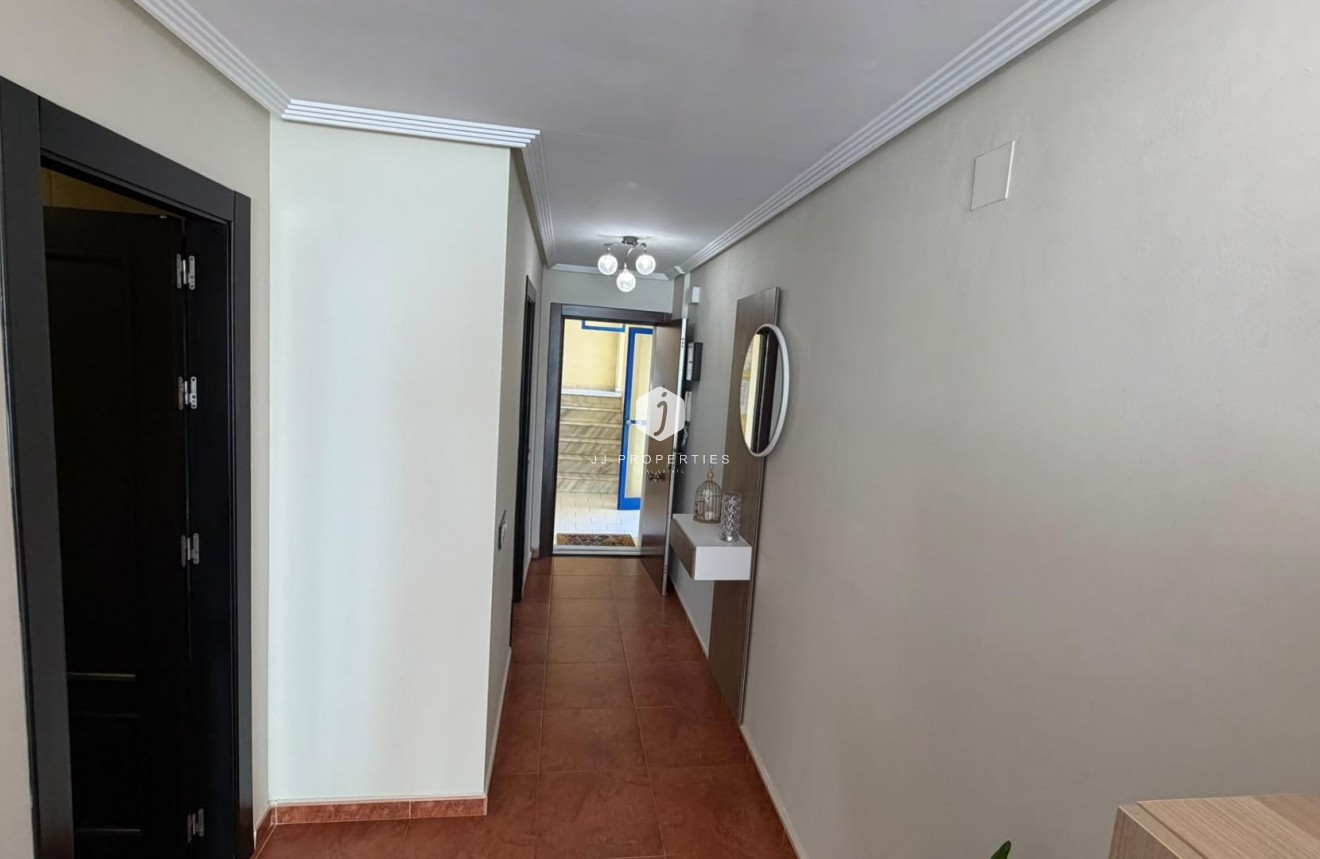 Resale - Apartment / flat -
Torrevieja - Torreblanca