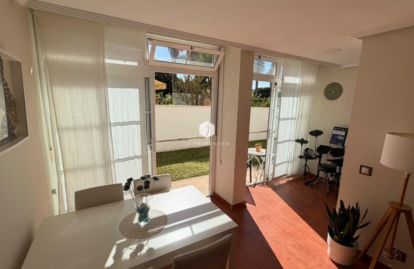 Resale - Apartment / flat -
Torrevieja - Torreblanca