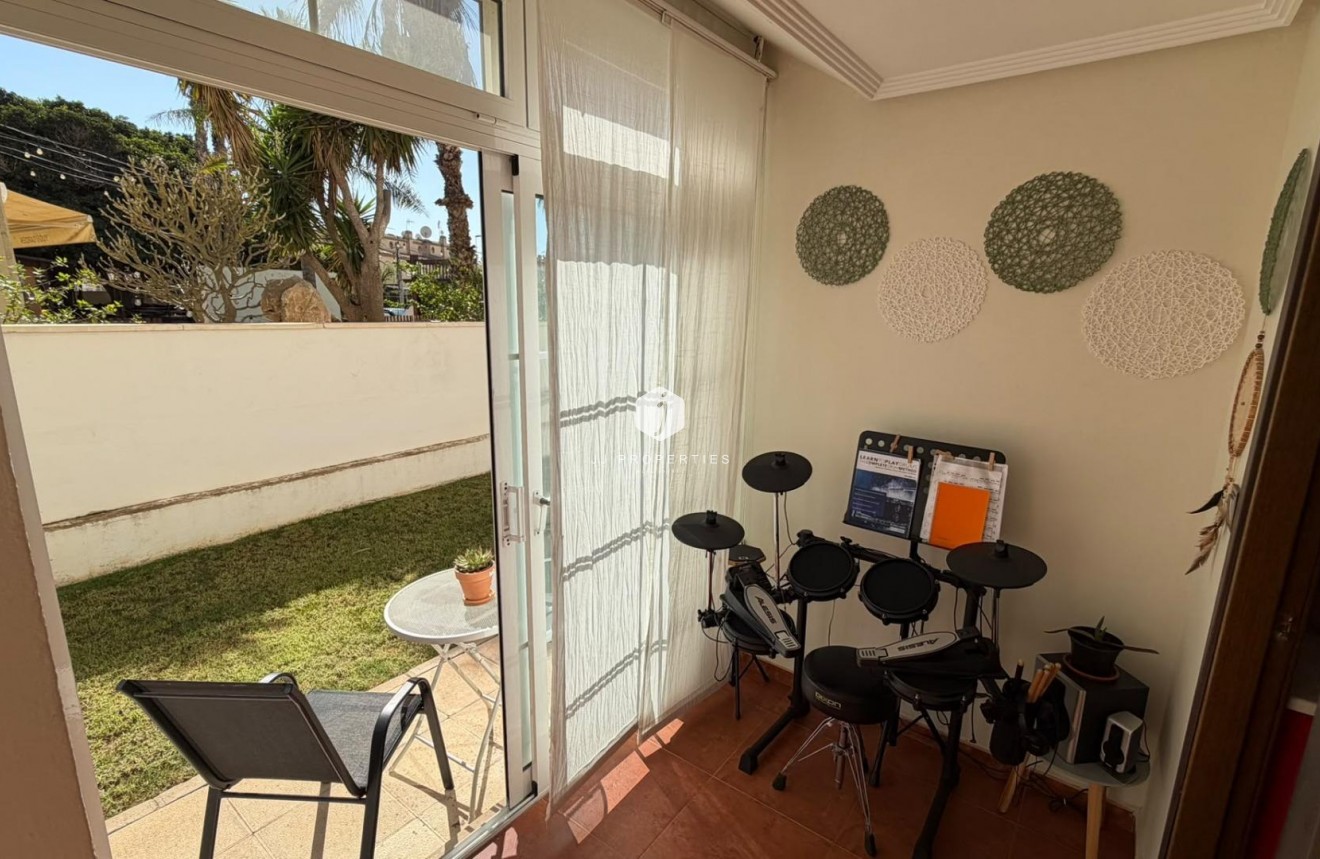 Resale - Apartment / flat -
Torrevieja - Torreblanca