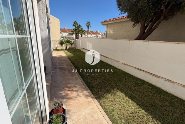 Resale - Apartment / flat -
Torrevieja - Torreblanca